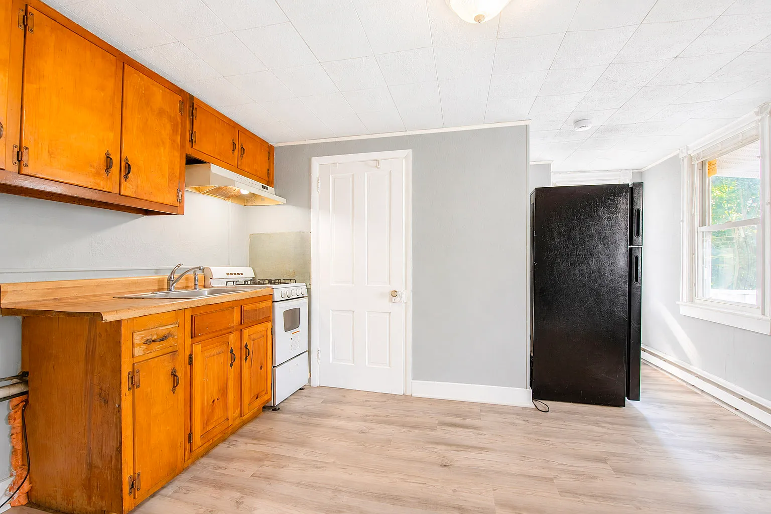 27 Pine St - 4 — Photo 1