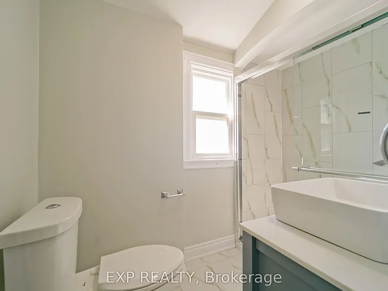 1509 Main St E #UPSTAIRS — Photo 20