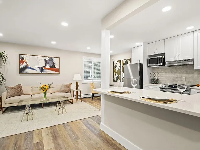 3562 Nottingham Ct #2 — Photo 2