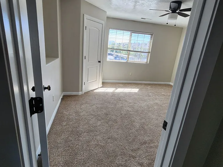 370 W 1425 N #17 — Photo 39