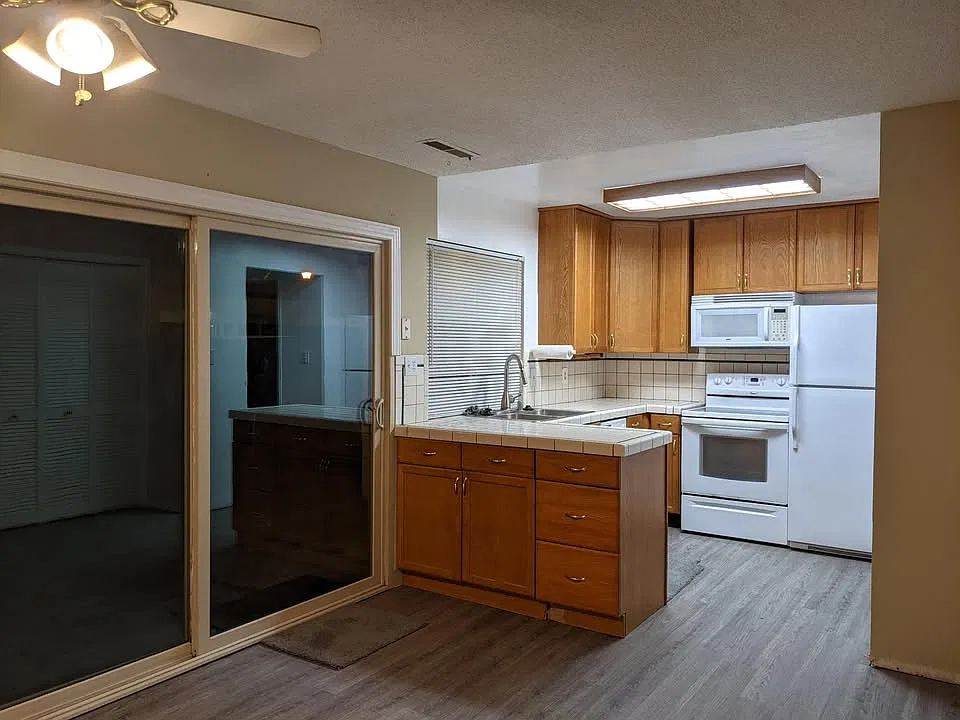 3 bed, 1.5 bath, 1254 sqft, $3,500 — Photo 2