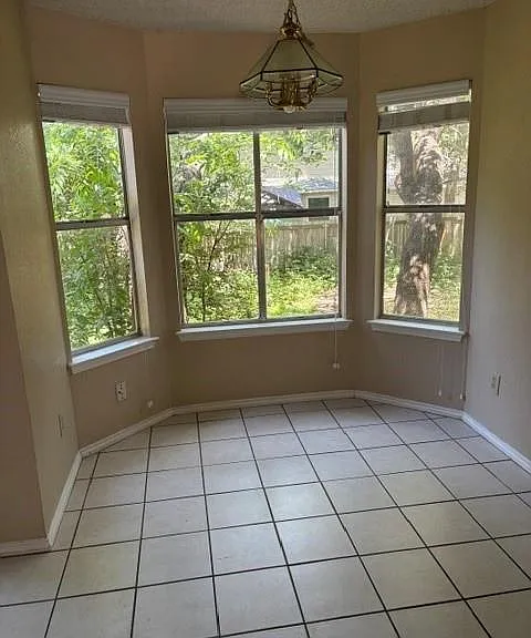 17511 Klamath Falls Dr — Photo 3