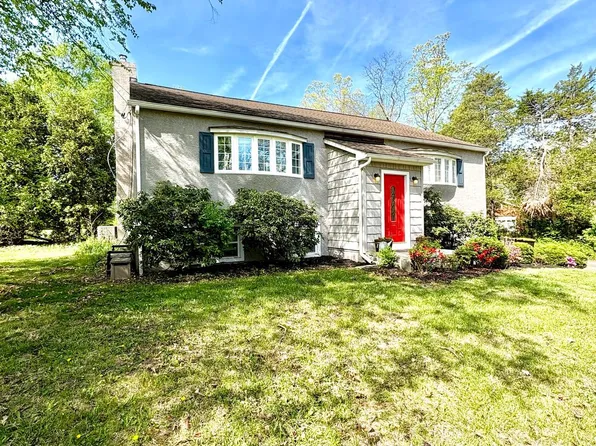 877 Salford Station Rd, Schwenksville, PA 19473