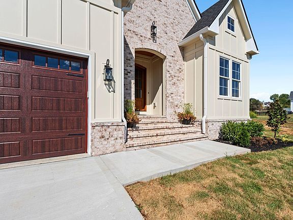 4th image of 813 Bellerive Blvd