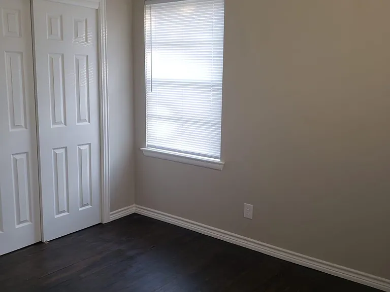 2519 Gross Rd — Photo 6