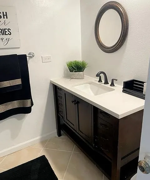 3819 Clairemont Dr — Photo 5