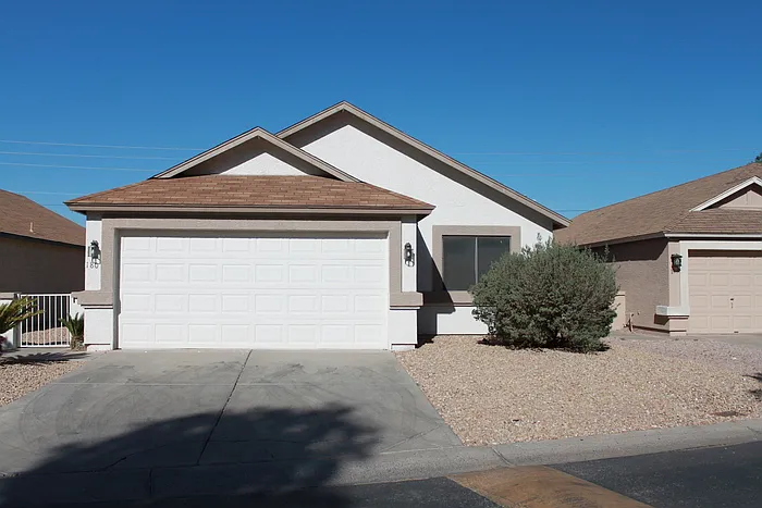 921 S Val Vista Dr #180 — Photo 1