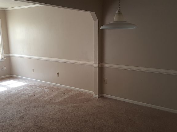 4th image of 5607 Campus Dr