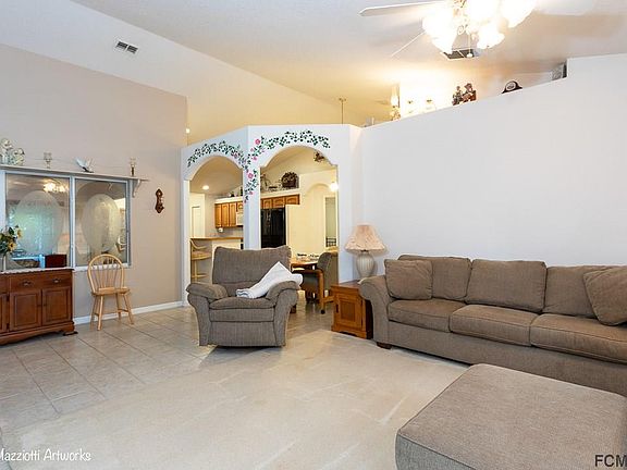 5th image of 12 Ryland Dr