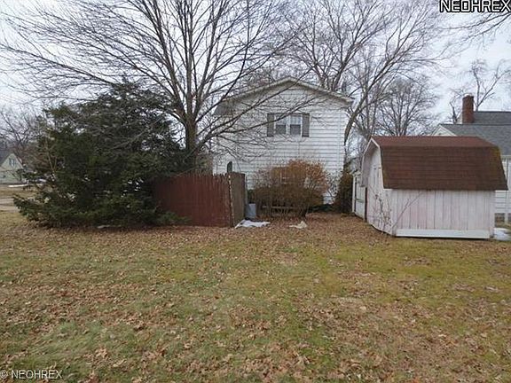 4th image of 310 Kenmore Ave NE