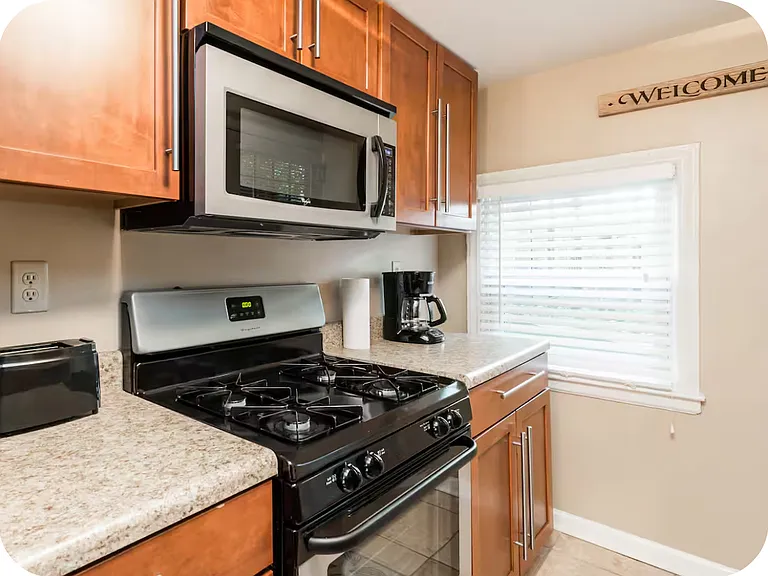 887 Vedado Way NE #4 — Photo 6