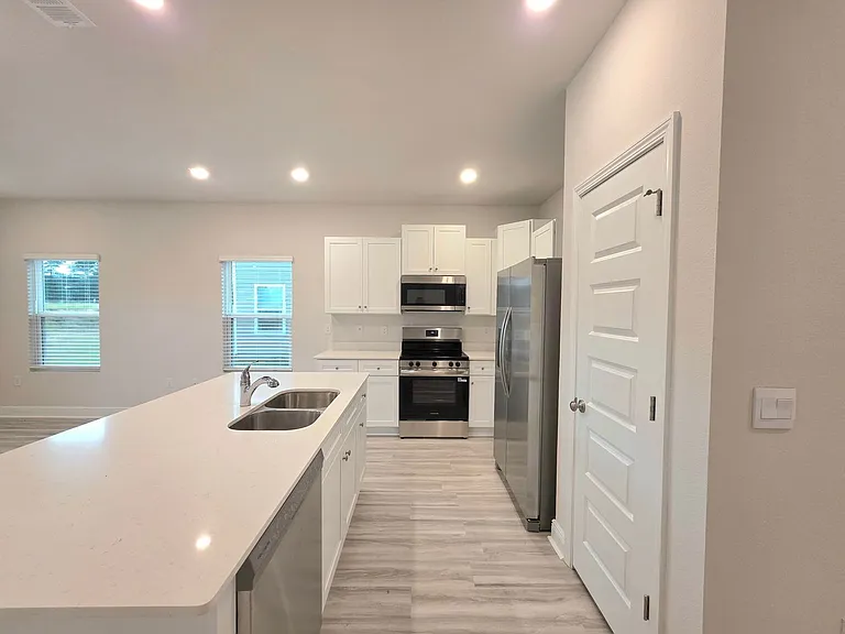 4006 Pendragon Cir — Photo 4