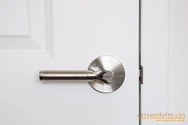 Rented by aptsandlofts.com