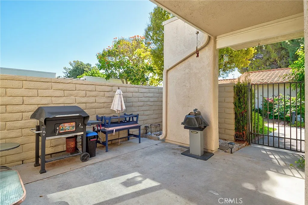 2 bed, 866 sqft, $3,000 — Photo 4