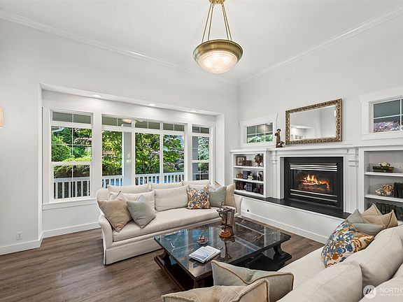 4th image of 4418 Towhee Drive NW
