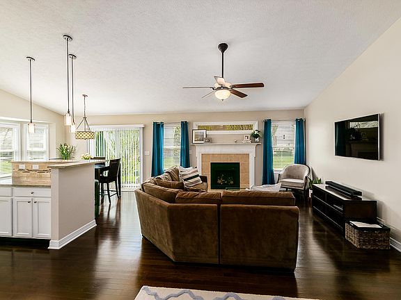 5th image of 8833 Meadow Grass Ln