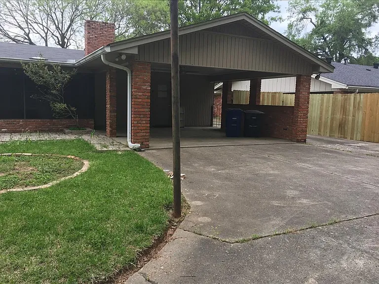 7213 University Dr — Photo 3