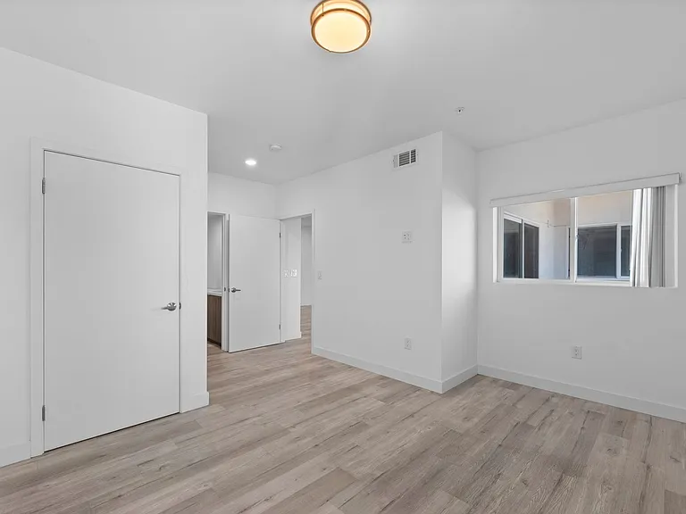 TALA Local at 3057-3067 W. Pico Blvd — Photo 22