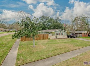 9711 Foster Rd, Baton Rouge, LA 70811