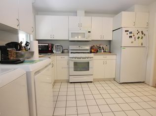 35 Cottage St #142, Newton, MA 02464