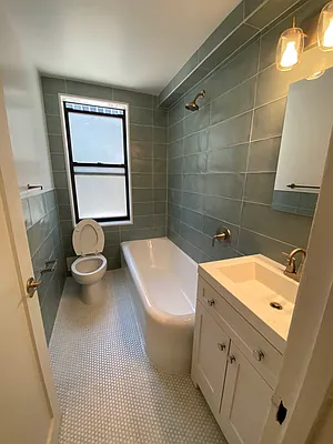 Rented by Oxford Property Group | media 44