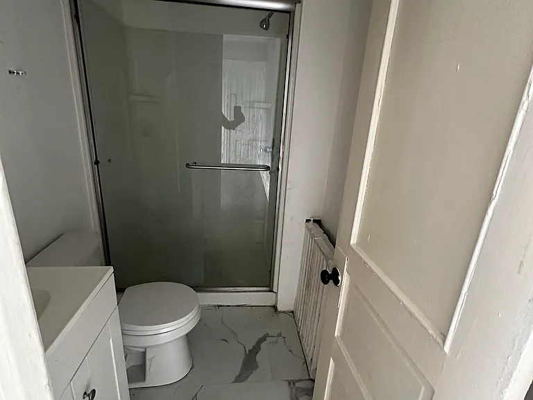 821 W Allen St #1 — Photo 4