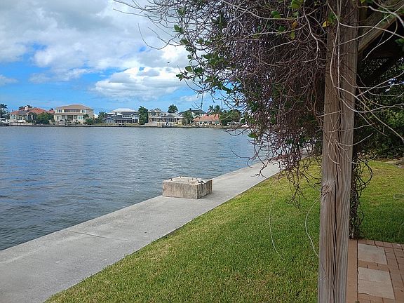 VIEW TOWARD CARIBBEAN DRIVE.