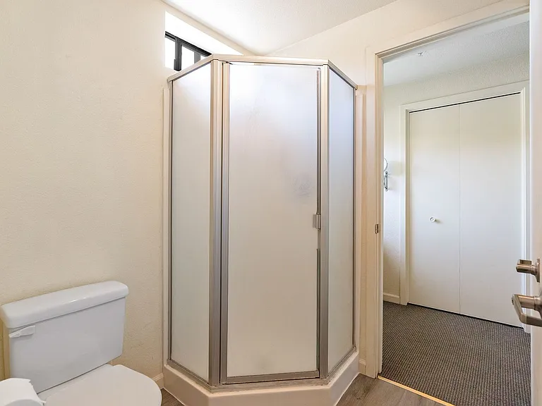 2074-2078 Parker Street - Residential — Photo 21