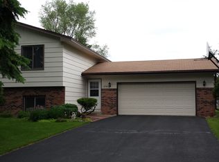 1395 Rice Creek Trl, Shoreview, MN 55126