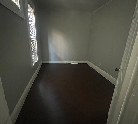 5th image of 18 Phelps Ave APT 3