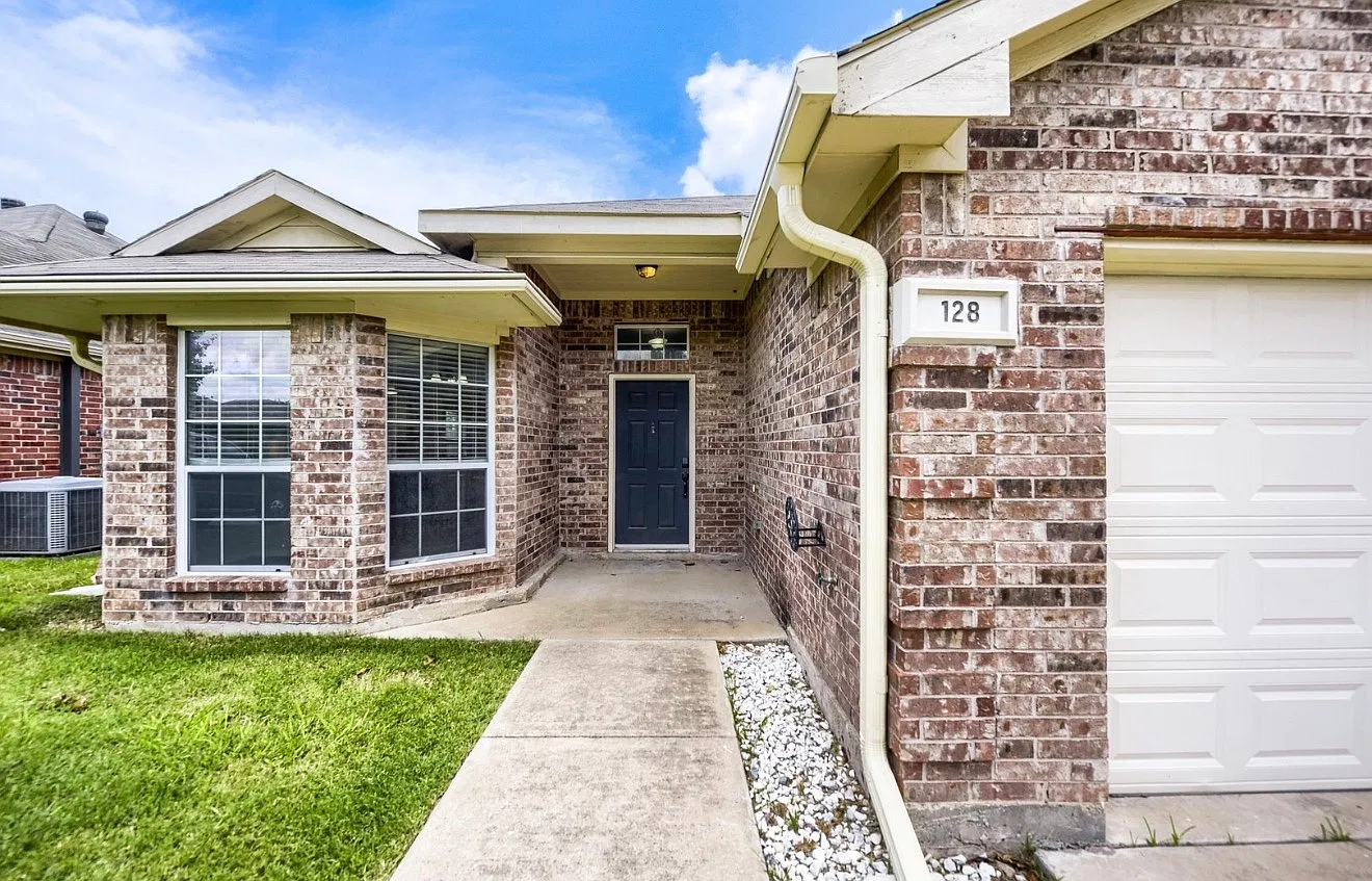 3 bed, 1603 sqft, $2,150 — Photo 3