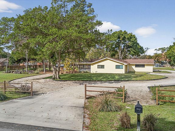 2nd image of 749 W Rambling Drive