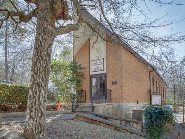 605 Spruce Dr, Pine Lake, GA 30072
