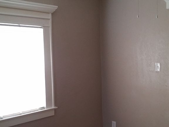 2nd image of 4014 E 39th St