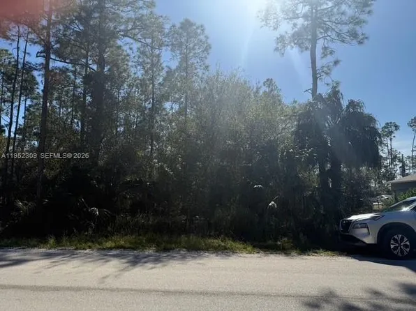 4204 E 10th St, Lehigh Acres, FL 33972