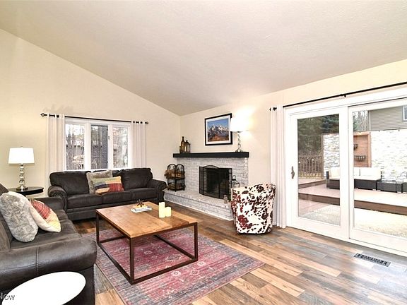 3rd image of 8256 Pebble Creek Ct