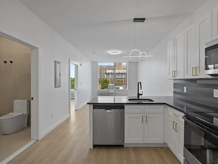 Soundview Apartments — Photo 6