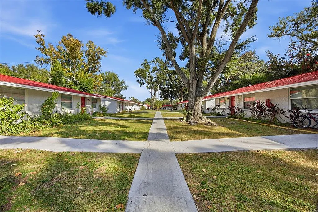 2 bed, 1.0 bath, 750 sqft, $1,350 — Photo 1