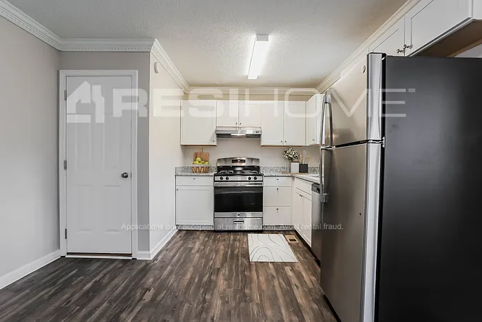 136 Amber Ln — Photo 2