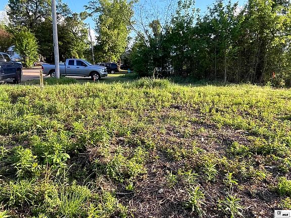 5th image of 613 Evans St