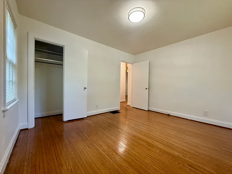 2466 Grinstead Dr — Photo 21