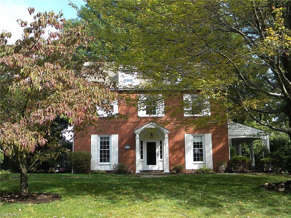 1st image of 555 Henry St