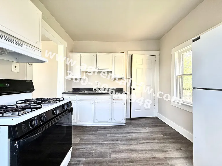 1023 Hamilton Ave — Photo 7