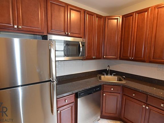 2nd image of 1745 E 18th St APT 5G