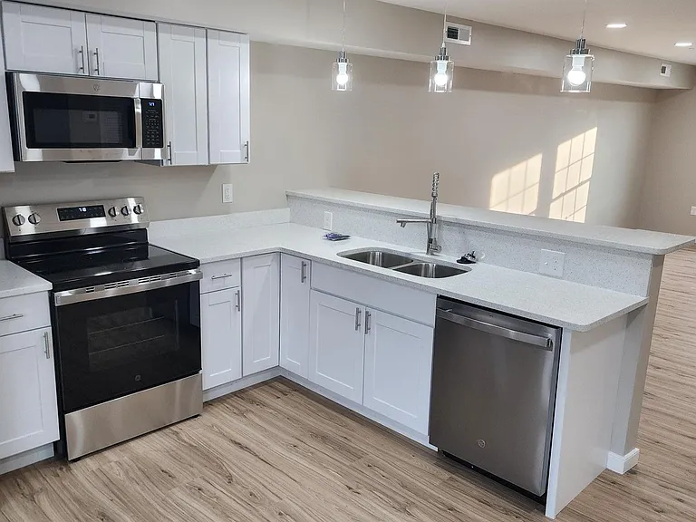 435 Harding St — Photo 6
