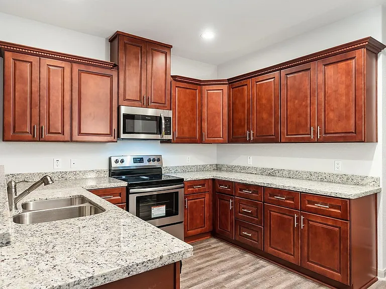 918 Shady Ln #A — Photo 4