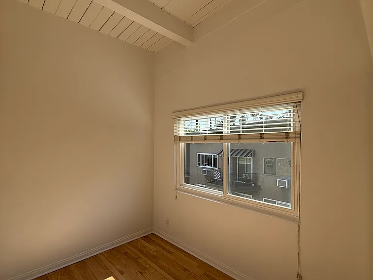 1709 N. Fuller Ave — Photo 44