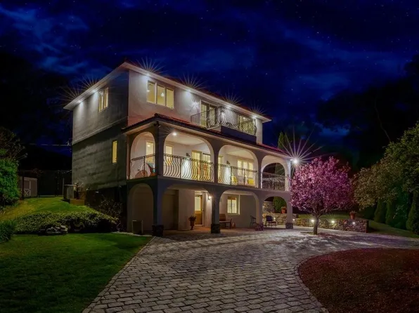 168 Seaside Dr, Jamestown, RI 02835