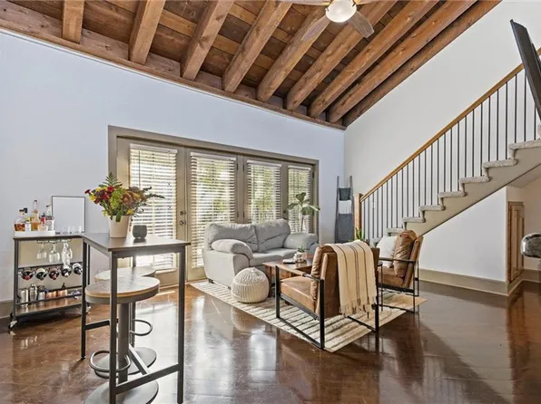 1111 W 46th St APT 43, Kansas City, MO 64112