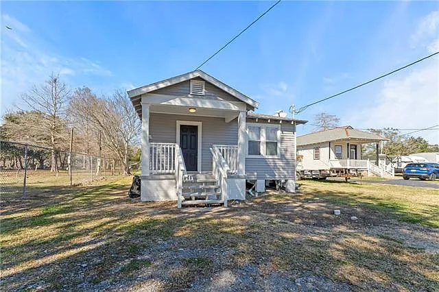 2 bed, 1.0 bath, 780 sqft, $1,850 — Photo 2